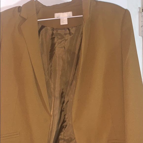 Top - Picture 2 of 5